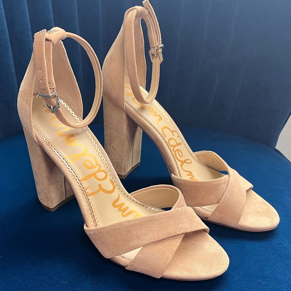 Sam Edelman Daniella Block Heel Sandal Size 8 in Oatmeal Suede